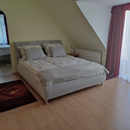 Zsanett Appartement Hévíz Rom bilde